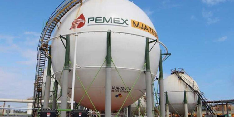 Detectan 12 mil tanques de almacenamiento de Pemex con más de 30 años