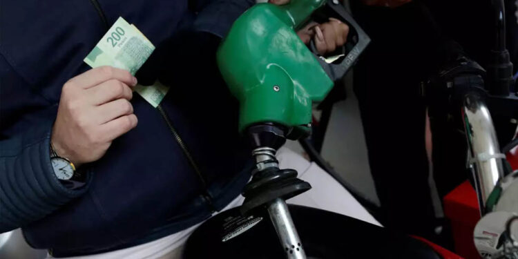 Hacienda aumenta subsidio para gasolina Magna; Premium y diésel, sin apoyo