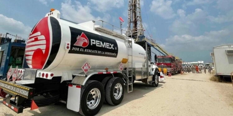 Pemex aumenta capacidad de traslado de combustibles vía terrestre