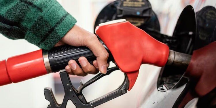 ¿Por qué esta semana será más cara la gasolina?