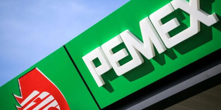 Pemex depende de empresas de servicios externos para asegurar la continuidad operativa: experto