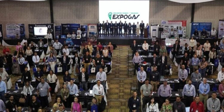 AMPES reunió a autoridades, empresas y proveedores en Monterrey para trazar la hoja de ruta del sector gasolinero